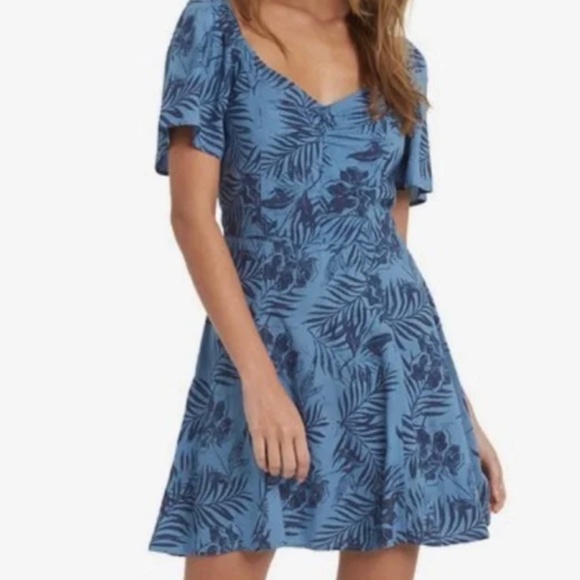 Roxy Hawaiian Print Mini Dress - Picture 2 of 5